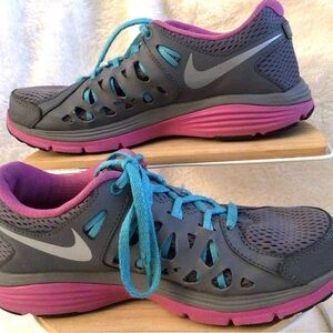 Nike Women's Gray and Teal Athletic Shoes